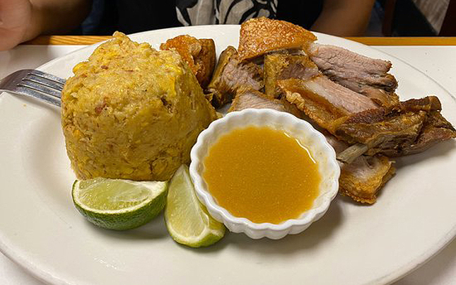 Soup, Rise and Meat dinner plate from La Casa del Mofongo