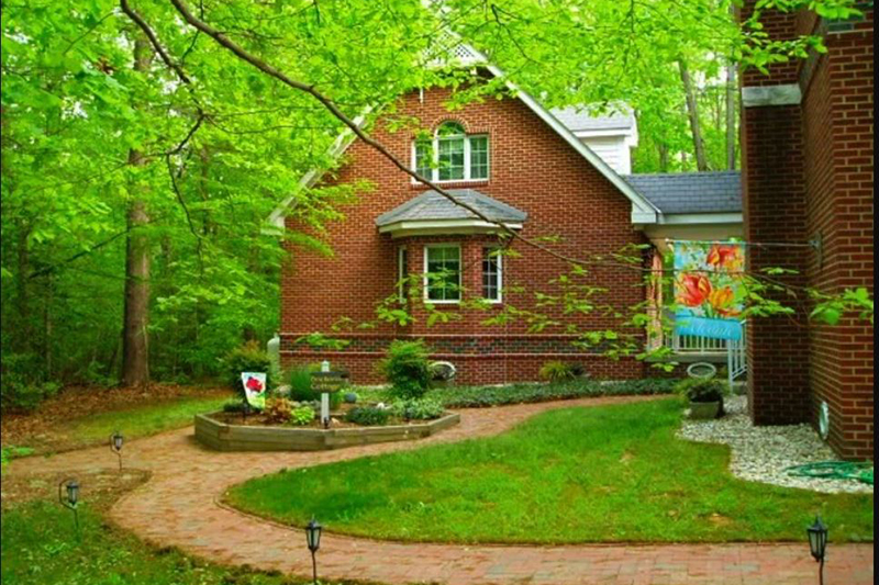 Brictoria Cottage at Charlotte Hall