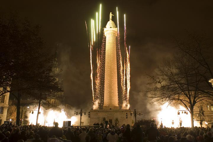 fireworks and lighting of the Monument 