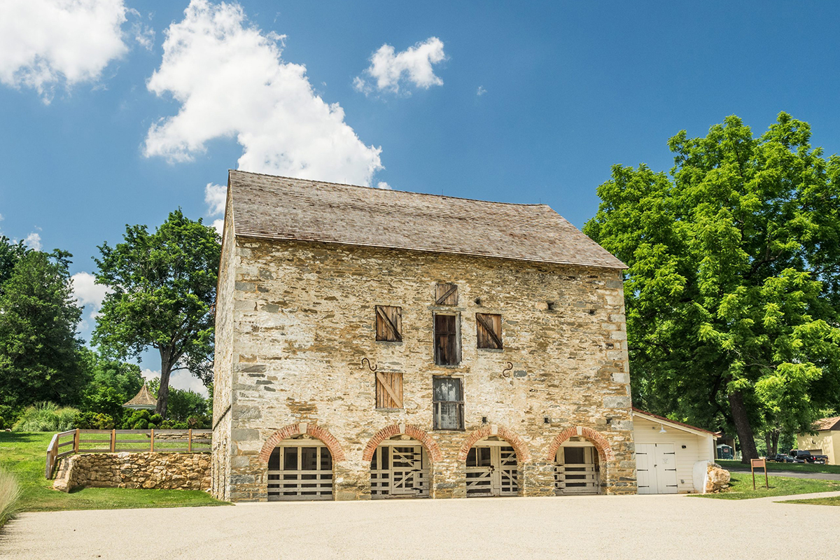 Woodlawn Manor Stone Barn