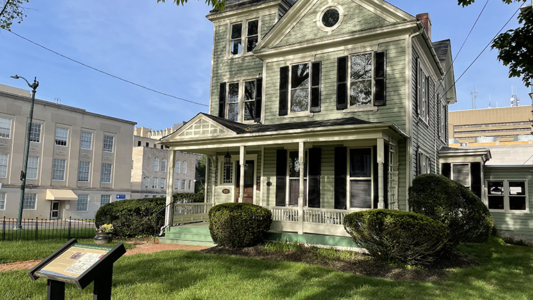 Anderson House - Alfred Homer Escape