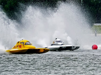 Racing power boats