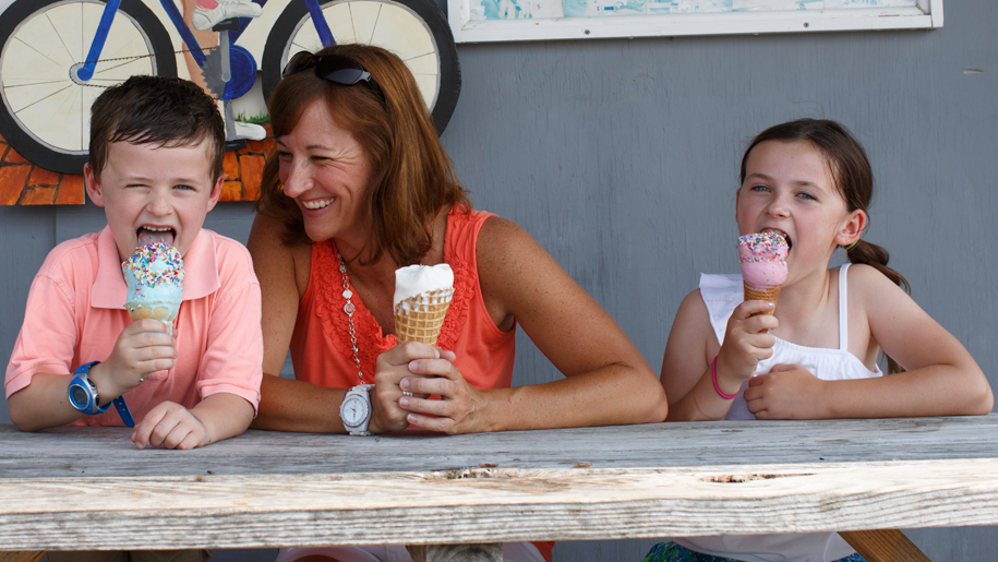 Family enjoying ice cream at the Scottish Highland Creamery, Talbot County