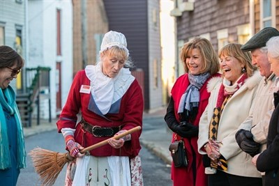 Hear scandalous anecdotes and jaw-dropping tales. Photo