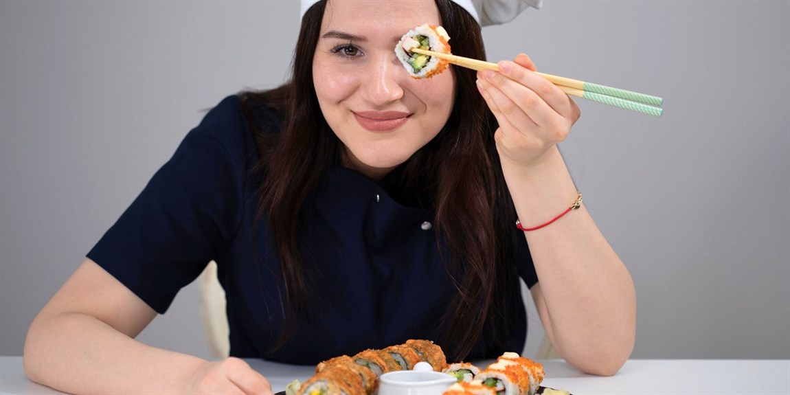 Learn to roll sushi with Chef Malik and a local wine bar (20241116