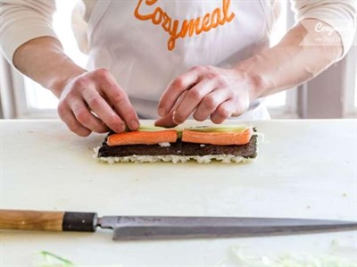 making sushi Photo