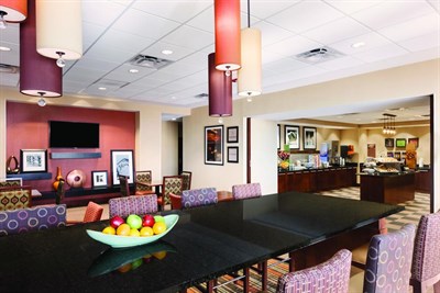 Hampton Inn-Frederick interior lobby view Photo