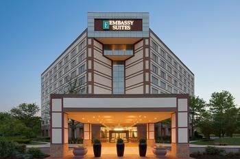Embassy Suites-BWI exterior view Photo