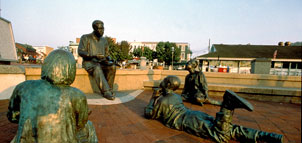 Alex Haley memorial Photo