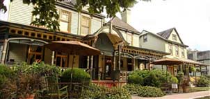 Vandiver Inn exterior view Photo