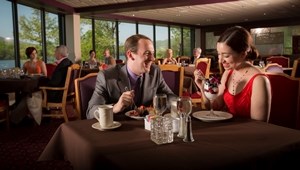 Rocky Gap Lodge-Lakeside Restaurant Photo