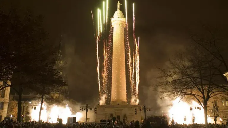 fireworks and lighting of the Monument 