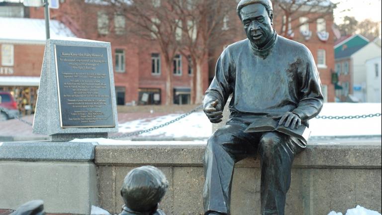 Kunte Kinte - Alex Haley statue in Annapolis