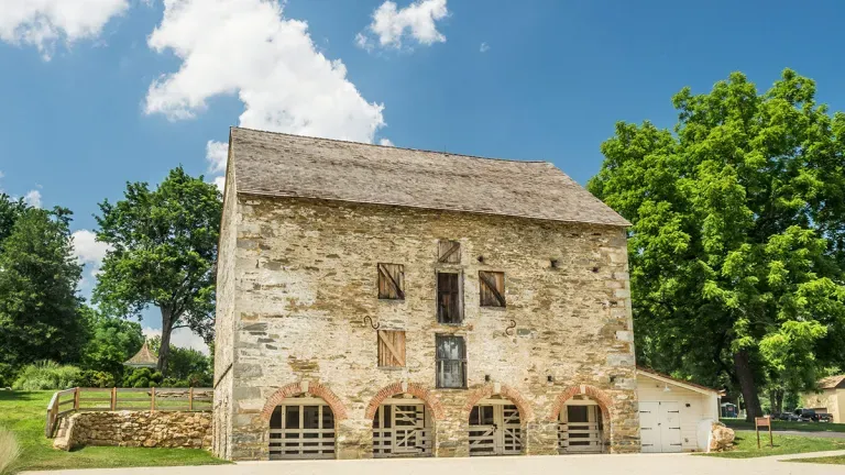 Woodlawn Manor Stone Barn