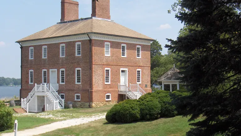 Historic Londontowne and Gardens depicts a lost colonial town that achieved prosperity through the work of enslaved labor.