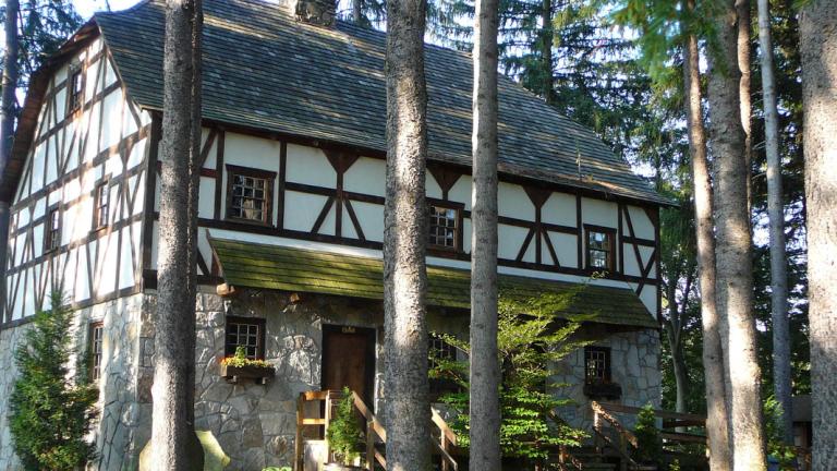 House of Yoder in the Spruce Forest Artisan Village 