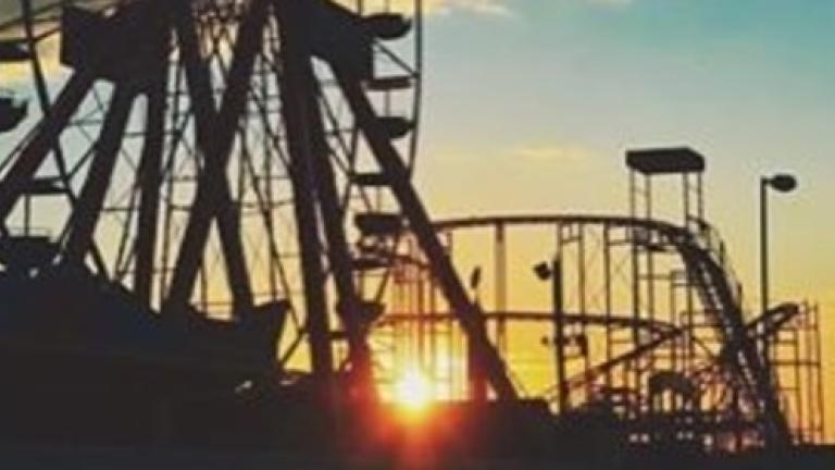 Sunet over Jolly Roger at the Pier