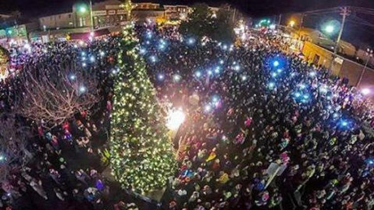 Christmas tree lighting