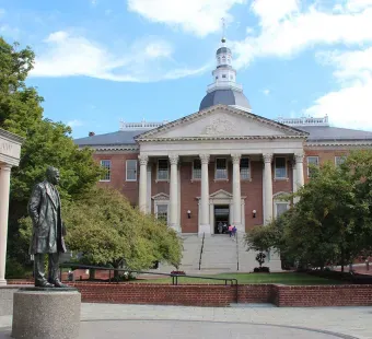 The Maryland State House viewed by Lawyers Mall