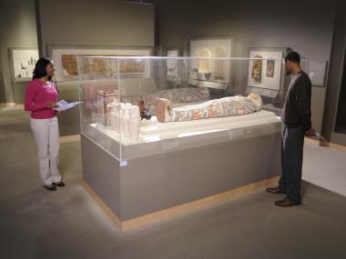 This world-class museum houses art from ancient Egypt through the 20th Century.