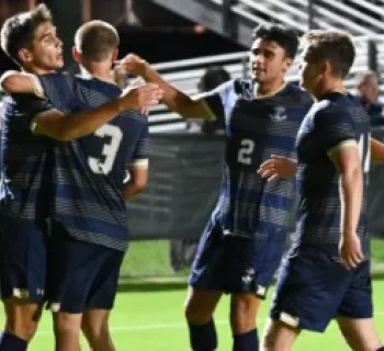 Player huddle Photo