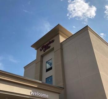 Hampton Inn-Cumberland exterior view Photo