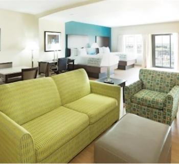 La Quinta Guest Room Photo
