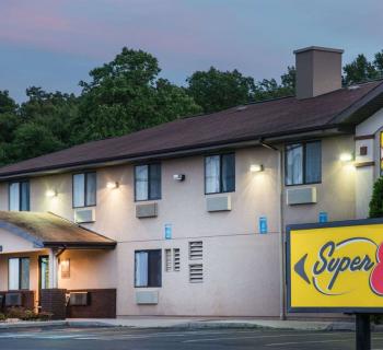 Super 8 Motel-Thurmont exterior view Photo