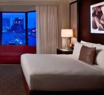 Royal Sonesta Harbor Court Baltimore guest room Photo