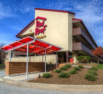 Red Roof Plus+ Baltimore-Washington DC/BWI Airport exterior Photo