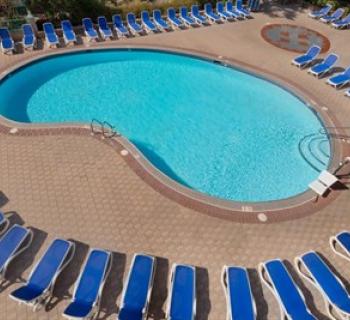 Days Inn Pool  Photo