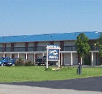 Somers Cove Motel exterior view Photo