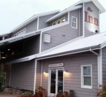 Knapp's Narrow Inn Photo