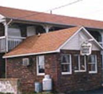 Paddlewheel Motel Photo