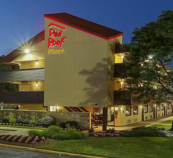 Red Roof Plus+ Washington DC-Oxon Hill exterior Photo
