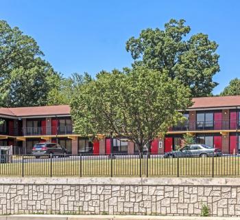 Super 8 by Wyndham-Jessup exterior view Photo
