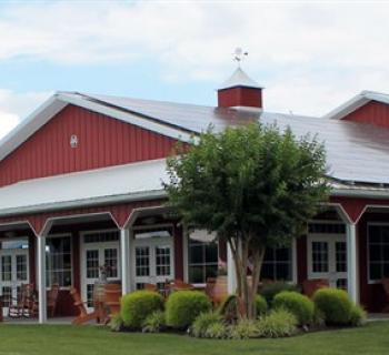 Picture of a red building. Photo