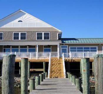 The Lighthouse Restaurant & Dock Bar exterior view Photo