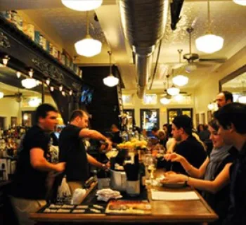 Thames Street Oyster House interior Photo