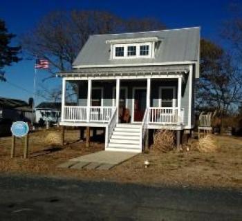 Exterior of Blue Heron Cottage. Photo