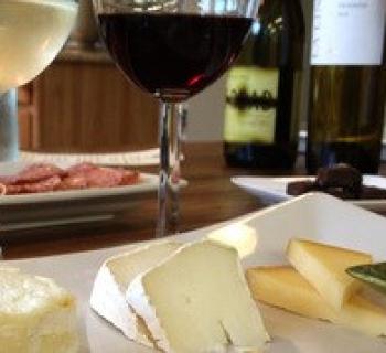 Picture of wine and cheese pairing Photo