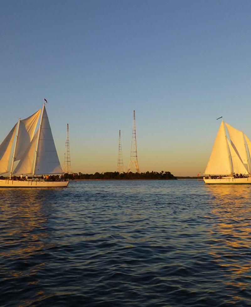 Sailboat cruises outlet