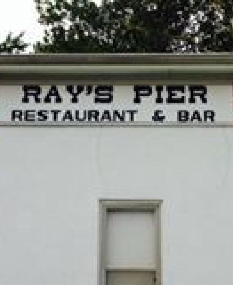 Ray's Pier Restaurant signage Photo