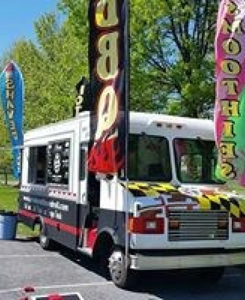 Smoke Rattle and Roll food truck Photo