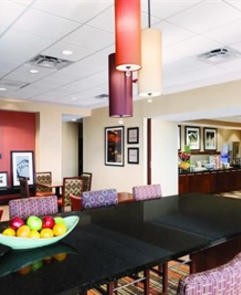 Hampton Inn-Frederick interior lobby view Photo