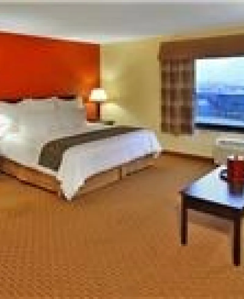Interior standard room at Best Western Hotel &amp; Conference Center-Baltimore Photo