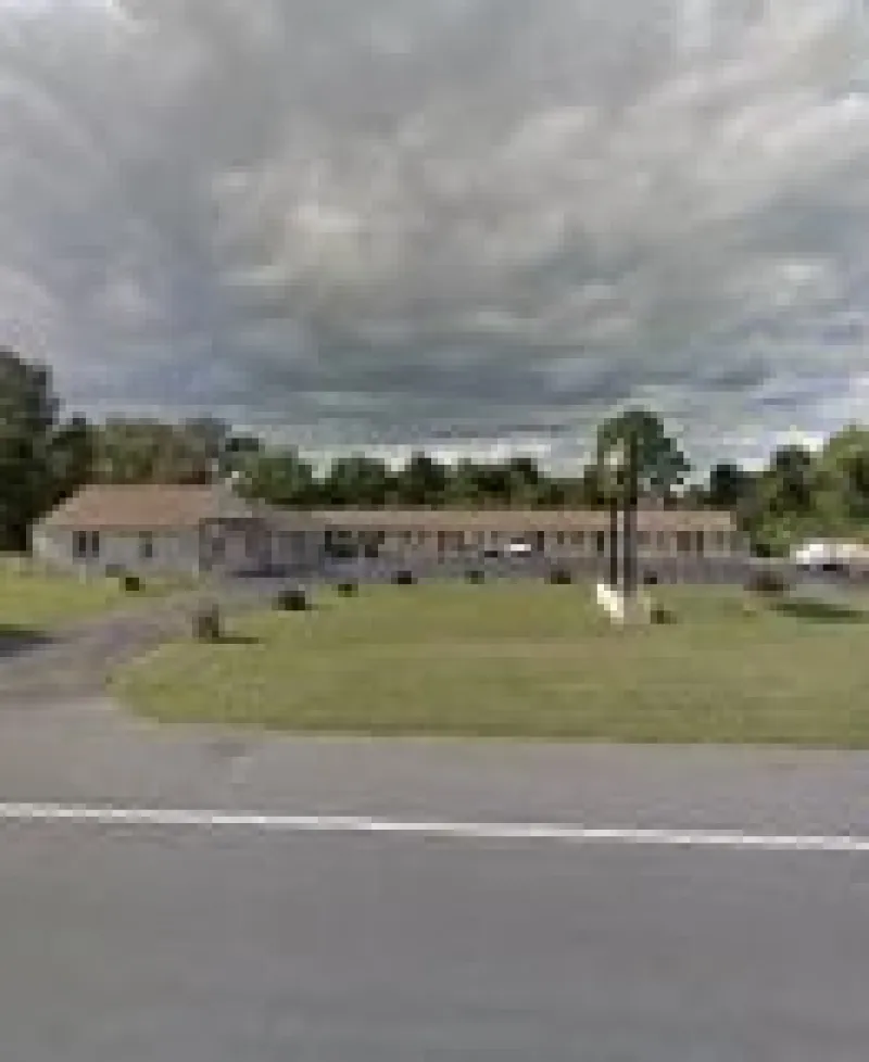 Deluxe Inn-Elkton exterior view Photo