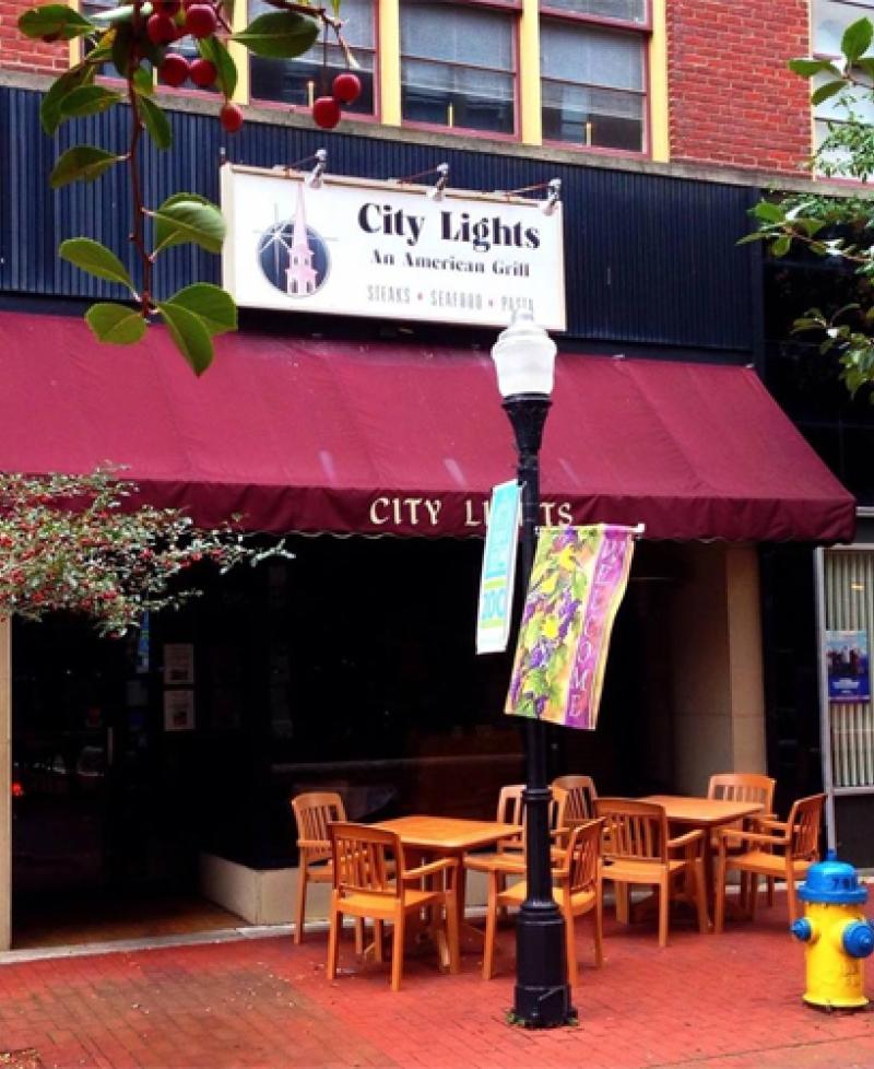 City Lights-An American Grill &amp; Bar exterior Photo