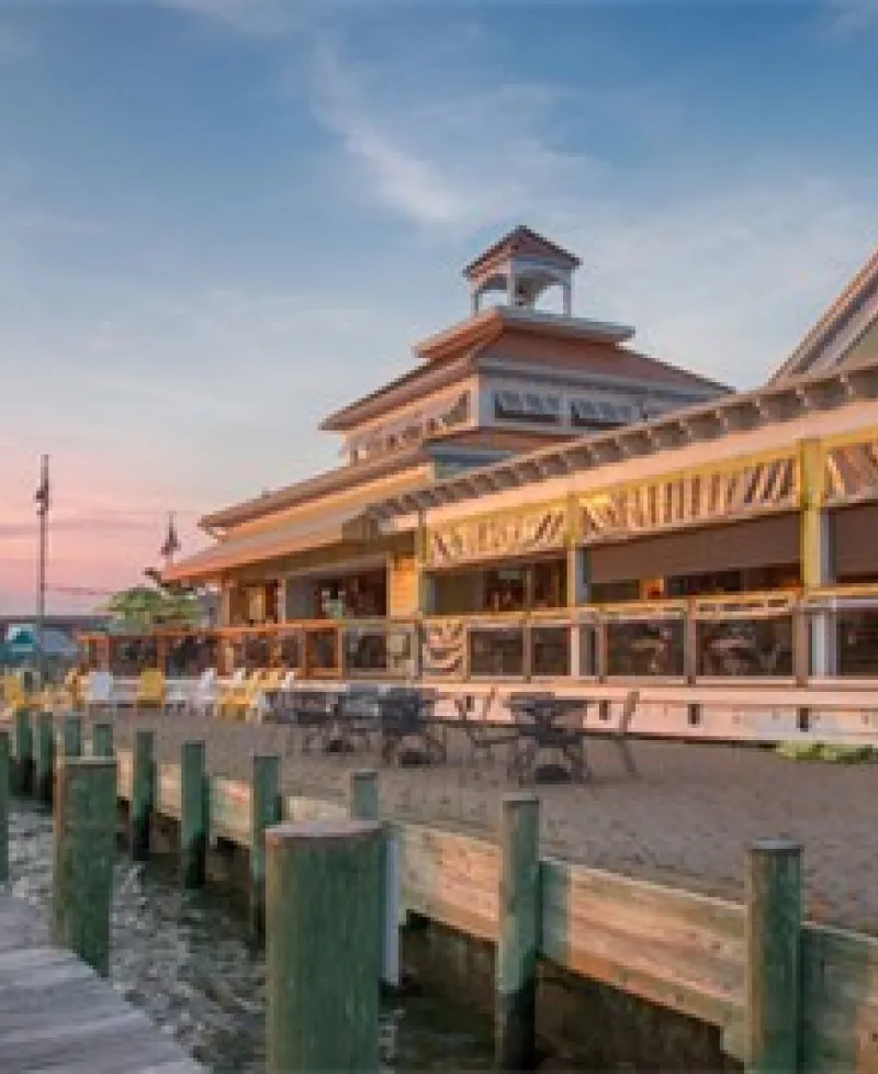 Bridges restaurant on the water Photo
