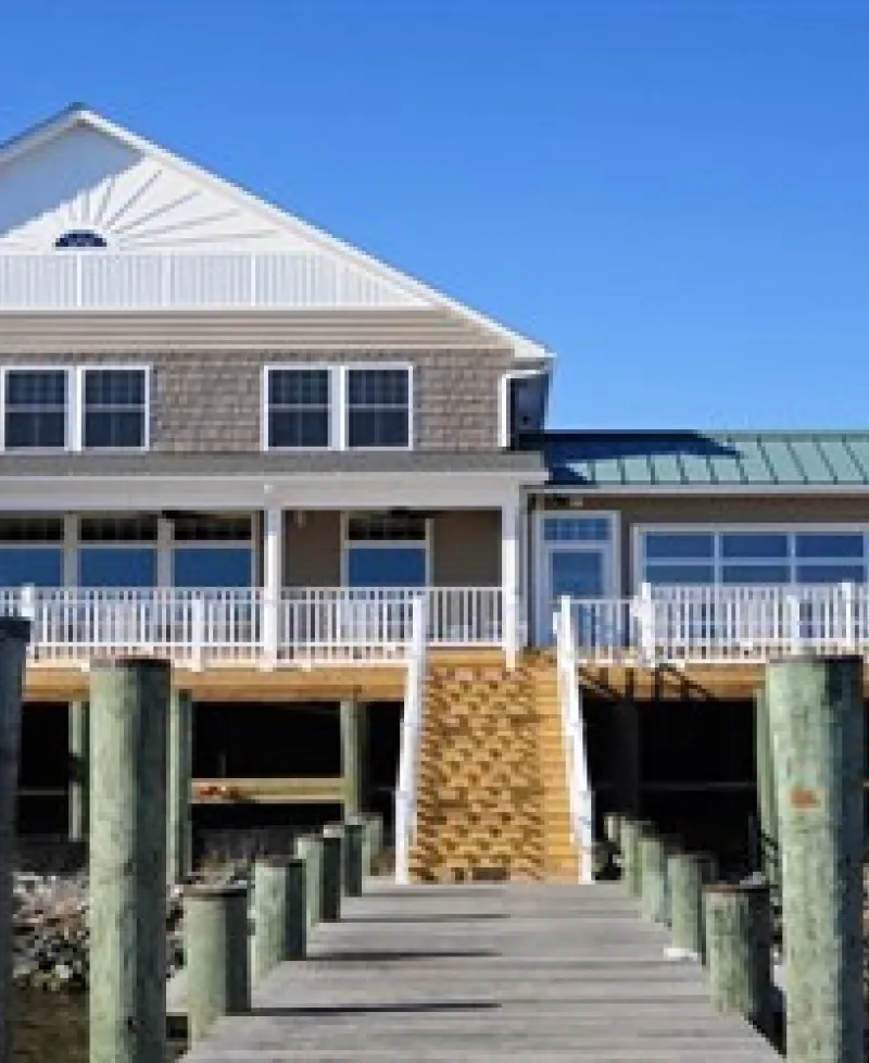 The Lighthouse Restaurant &amp; Dock Bar exterior view Photo